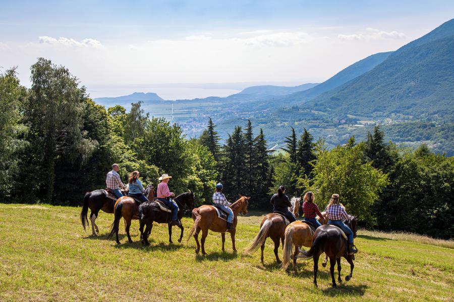 A cavallo sul Baldo da Gaon