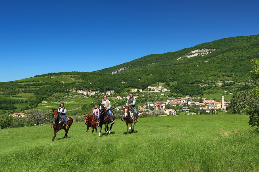 Escursione a cavallo sul Monte Pastelletto